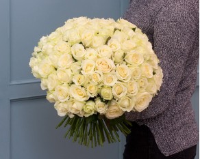 Букет із 101 білоі троянди