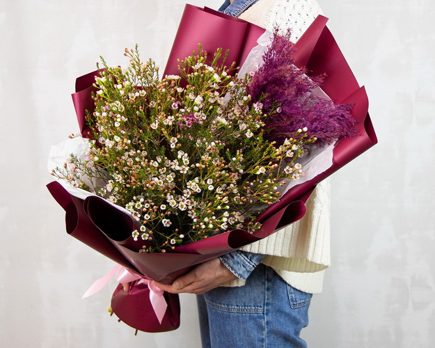 Букет ДУО з 19 гілок хамелаціуму з кортадерією