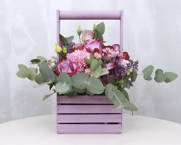 Квіти в дерев'яному ящику Райські сади
