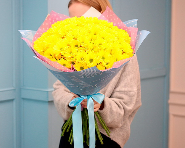 Букет з 25 жовтих кущових хризантем