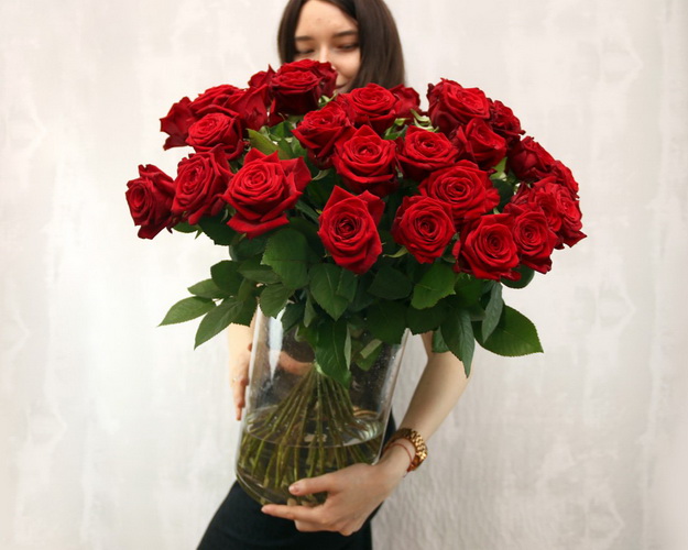 Троянда червона від 60 см