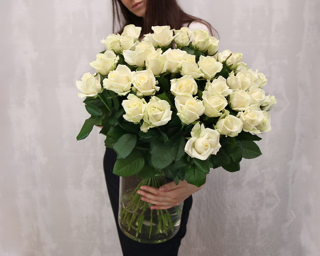Троянда біла від 60 см