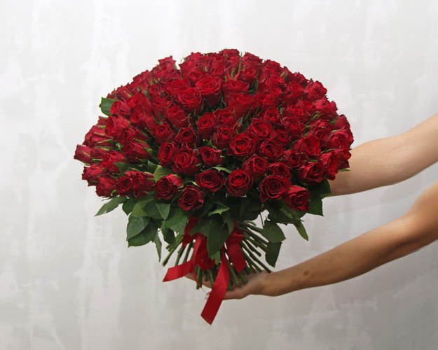 Букет із 101 троянда Блиск
