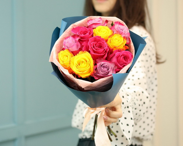 Букет із 11 троянд фіолетовий мікс в упакуванні