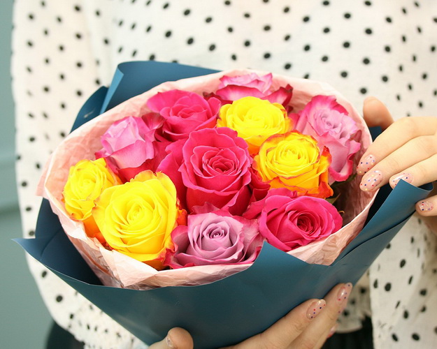 Букет із 11 троянд фіолетовий мікс в упакуванні