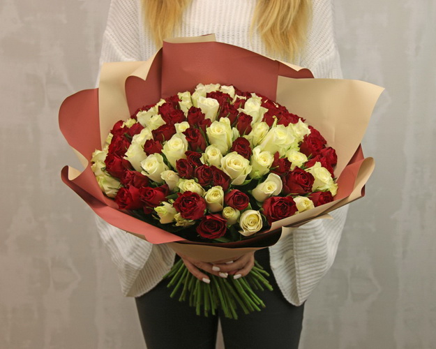 Букет із 101 троянди Мадам