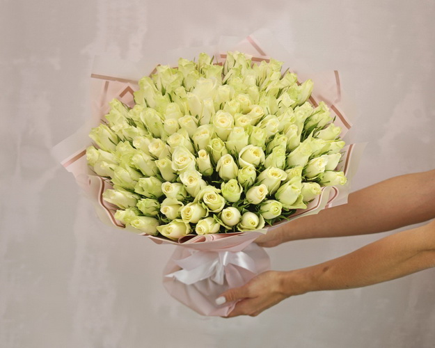 Букет із 101 троянди Афіна