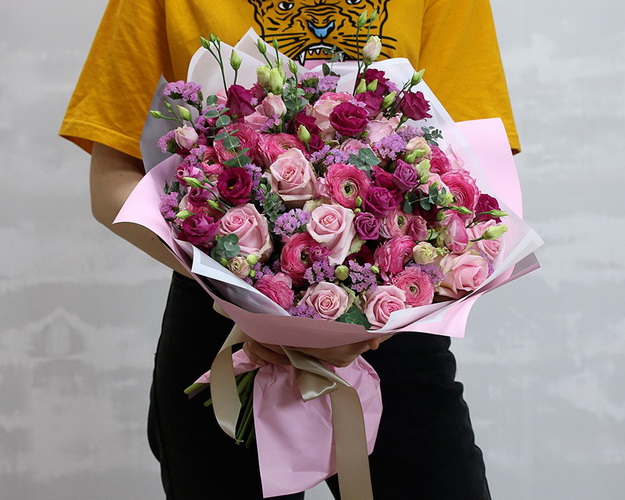 Букет квітів Життя у рожевому кольорі