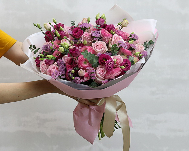 Букет квітів Життя у рожевому кольорі