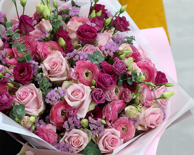 Букет квітів Життя у рожевому кольорі