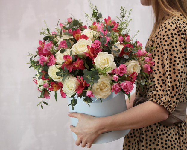 Букет в капелюшної коробки Романс