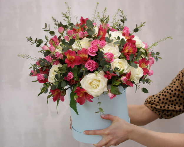 Букет в капелюшної коробки Романс