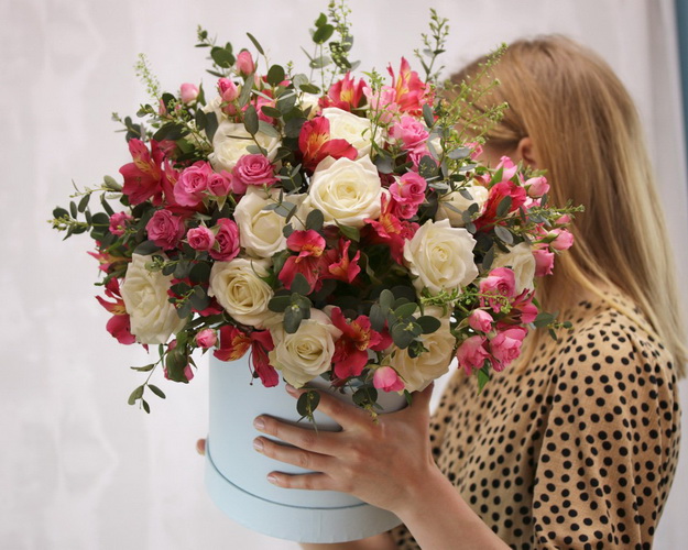 Букет в капелюшної коробки Романс