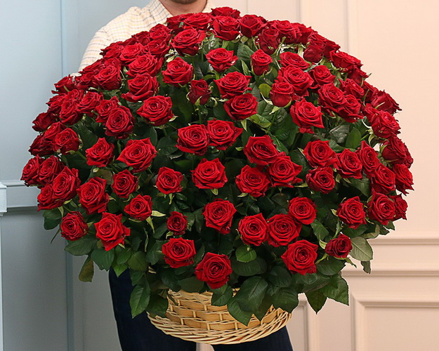 Кошик квітів Щастя на двох