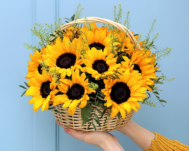 Кошик квітів Сонячний