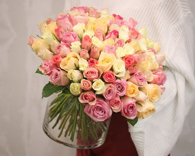 Троянда ніжний мікс