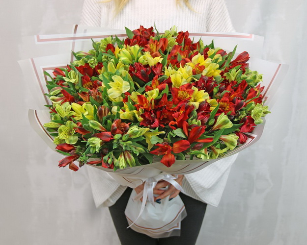 Букет із альстромерій Яскрава поляна