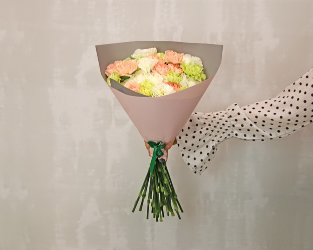 Букет з 25 діантусів ніжний мікс у стильній упаковці