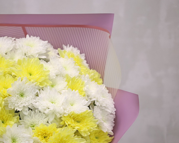 Букет із 19 кущових хризантем мікс у стильній упаковці