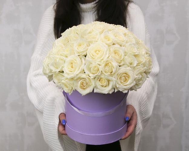 Букет у капелюшній коробці Білий Амур