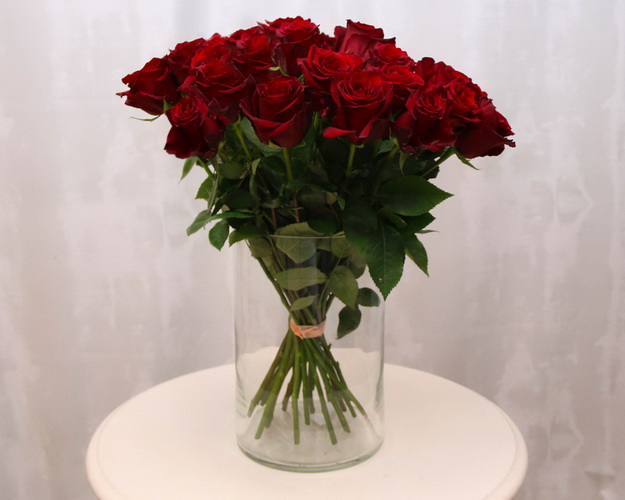 Троянда імпорт червона