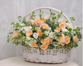 Кошик квітів Ніжний
