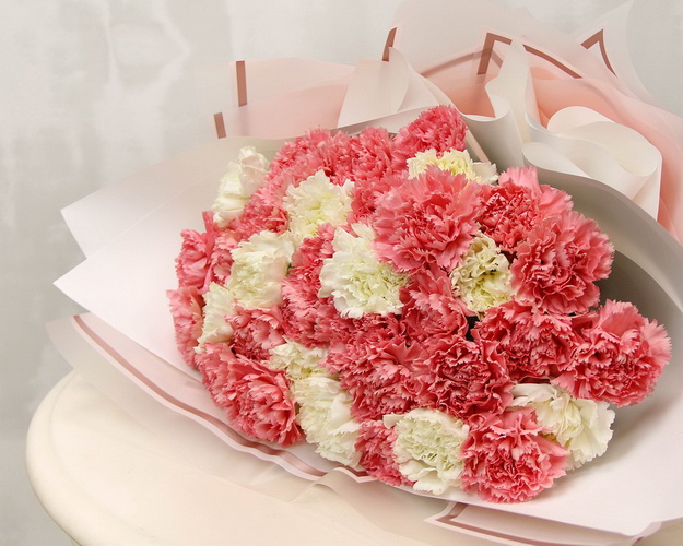 Букет гвоздик Розова хмарина