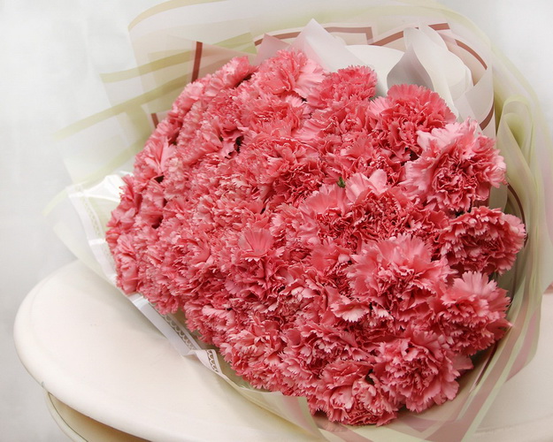 Букет із гвоздик Мрійний