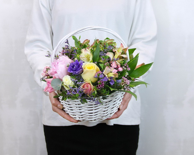 Кошик квітів Шик