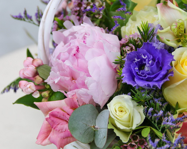 Кошик квітів Шик