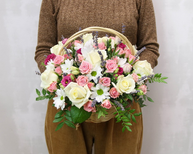 Кошик квітів Рожевий пунш