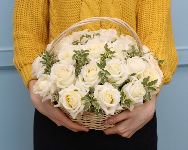 Кошик квітів Блонд