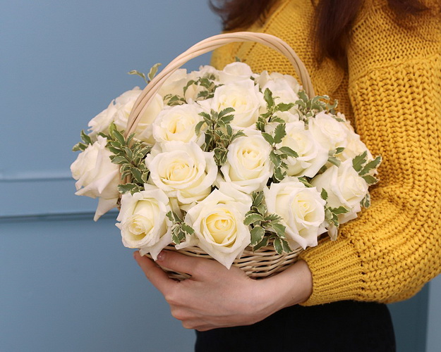 Кошик квітів Блонд