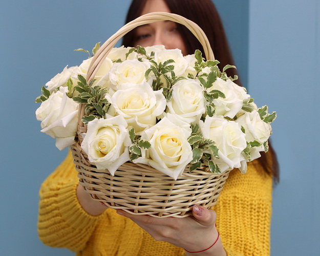 Кошик квітів Блонд